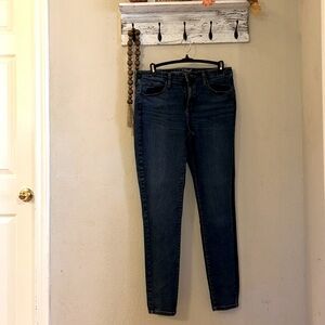 Womens blue jeans skinny legs Size 18 x 34 length #smokefreehome